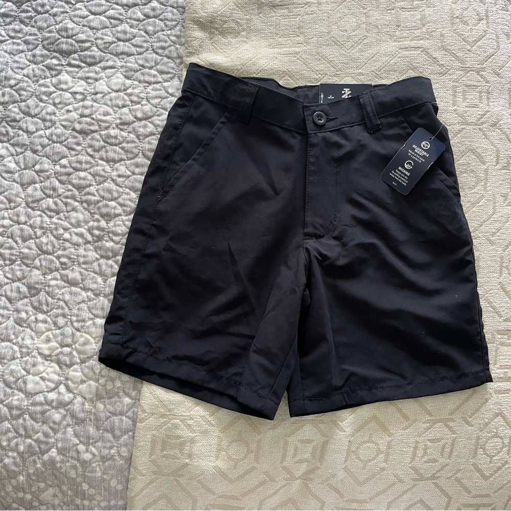 Izod Boys Navy Shorts NWT size 7 with adjustable waist.